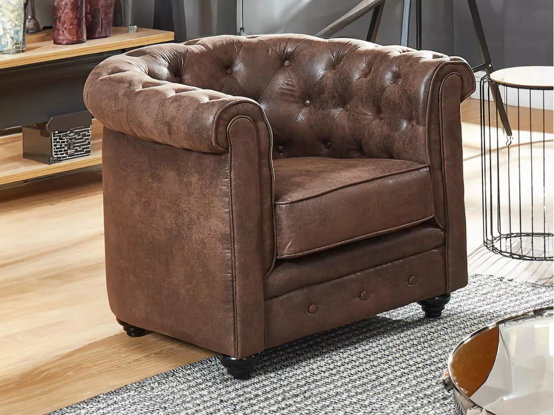 Fauteuil CHESTERFIELD en microfibre aspect cuir vieilli
