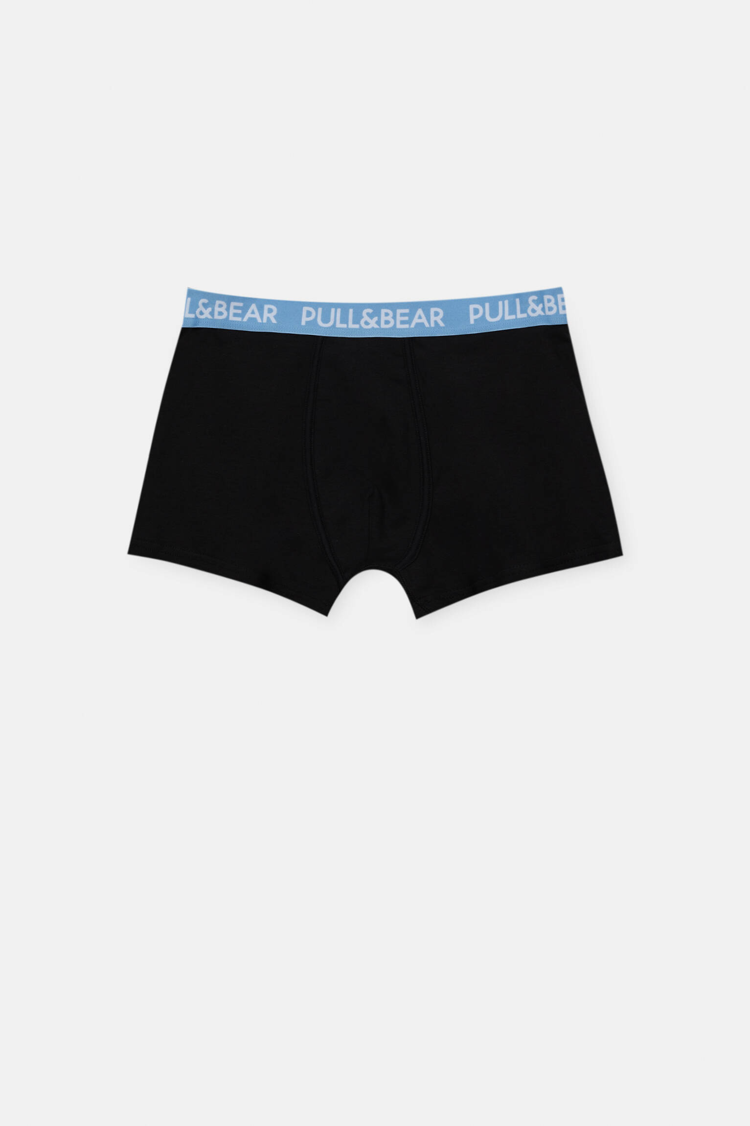 Pacote com 3 cuecas boxer com logotipo, cores variadas.
