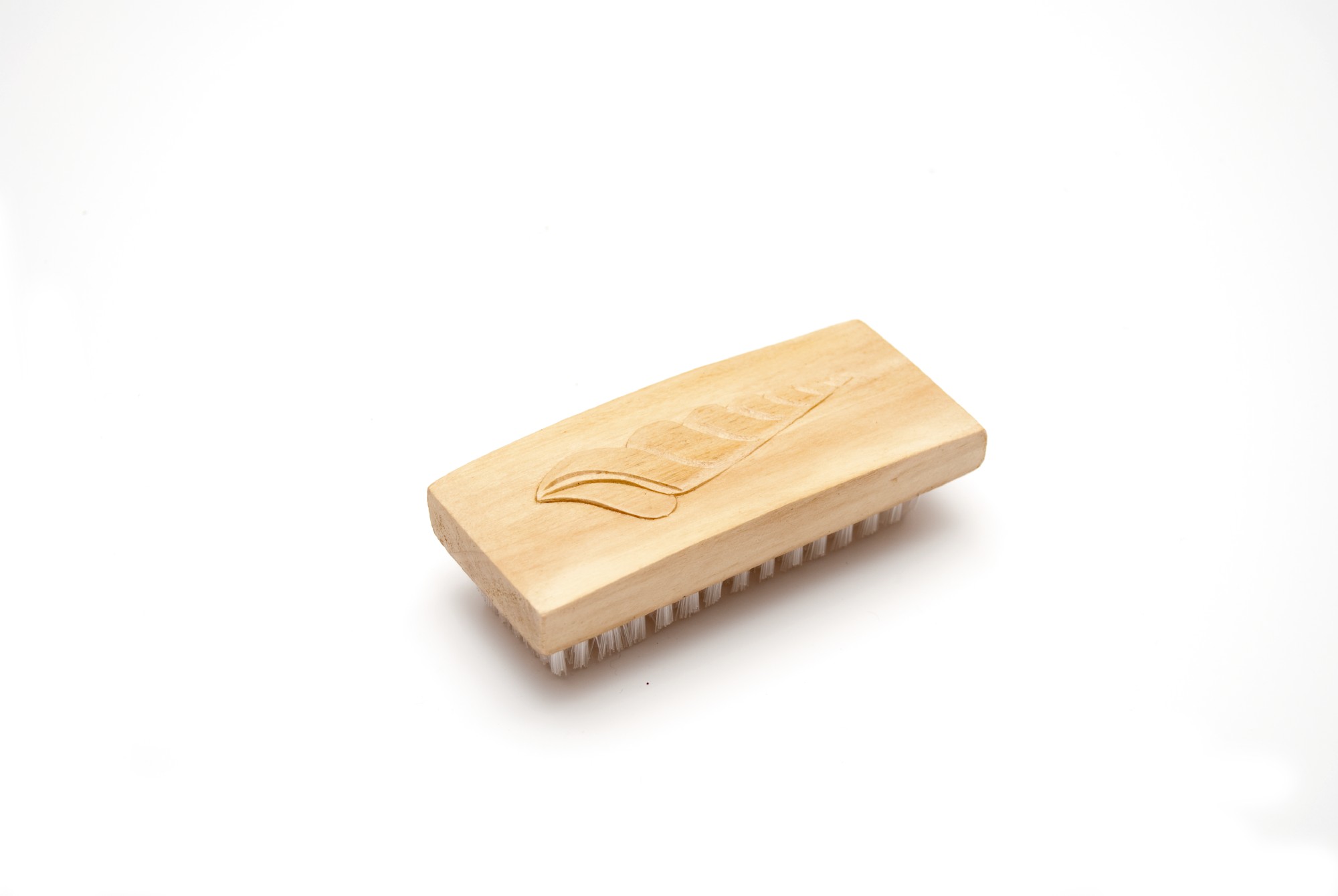 Nagelbürste 'Schneckenmuschel' aus Mahagoniholz, B 10 cm, L 4 cm, H 3 cm von fischer's lagerhaus