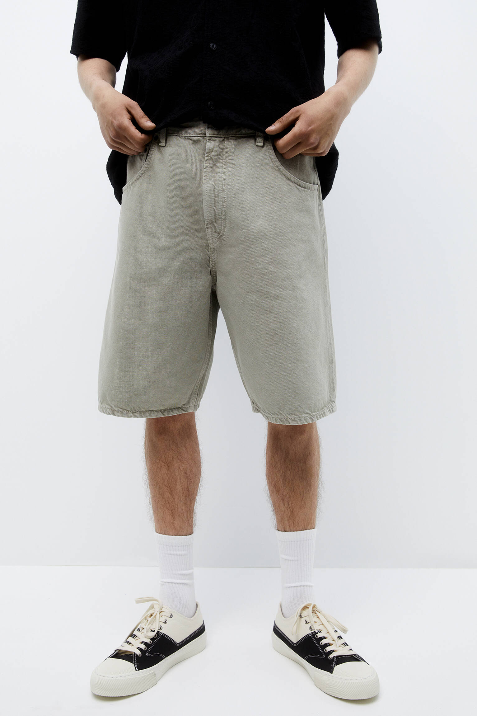 Bermuda jeans folgada cáqui - Cáqui