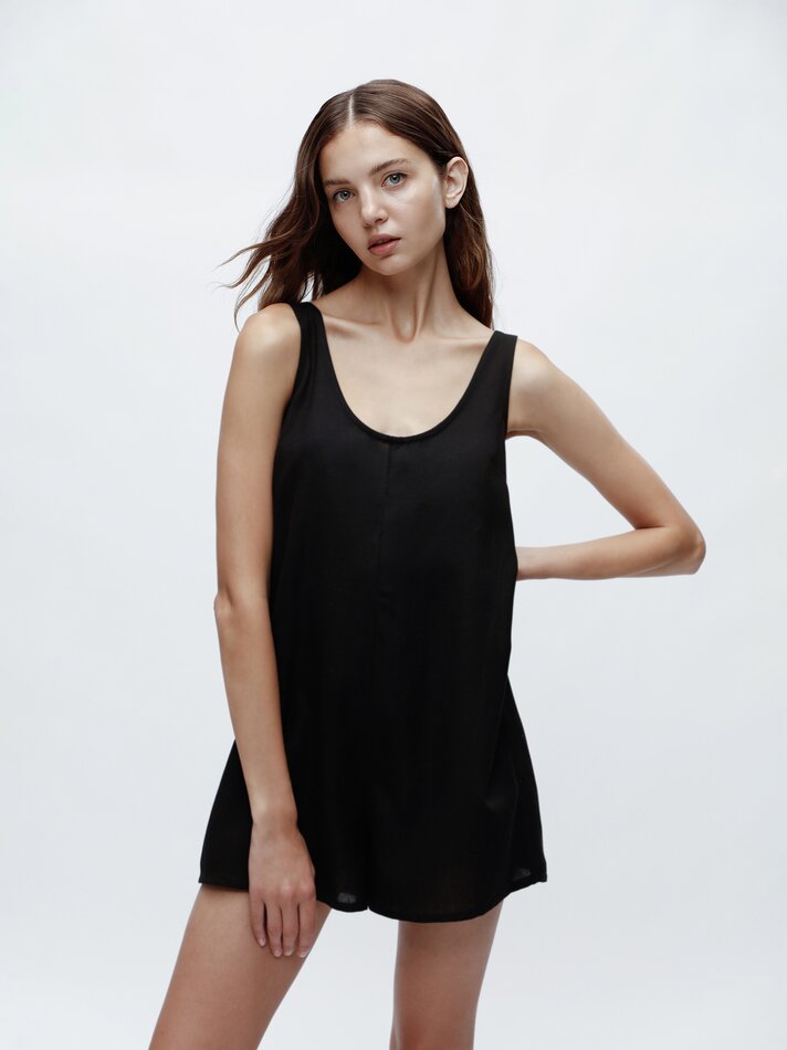 Macacão oversized em linho - Preto