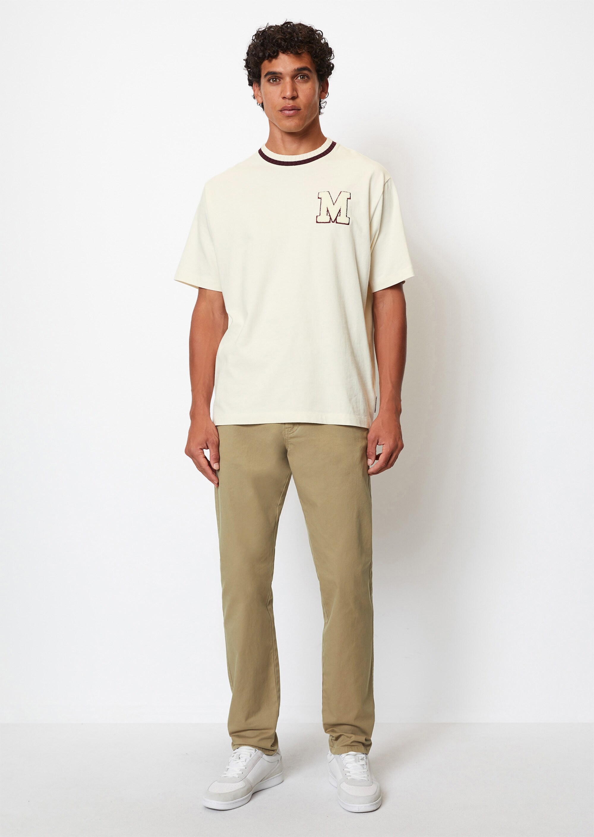 Chino tapered aus Bio-Baumwolle-Mix