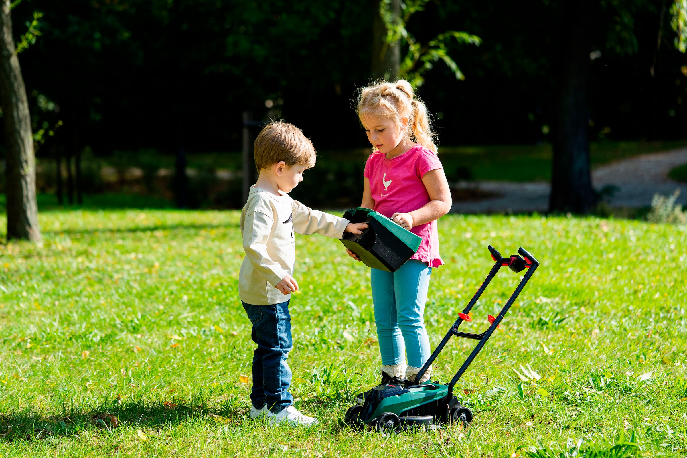 Klein Kinder-Rasenmäher »Bosch mini, Rotak II« Made in Germany