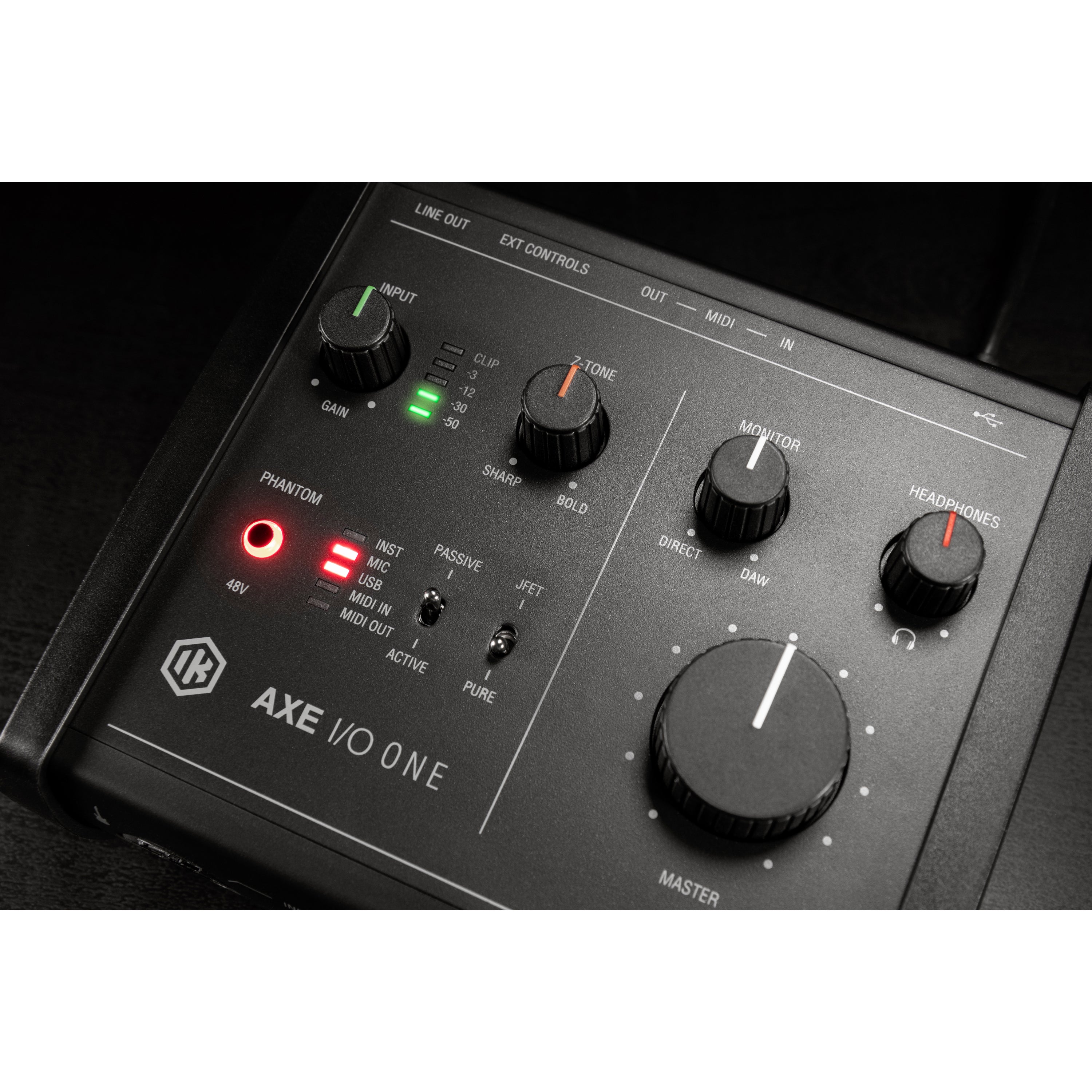 IK Multimedia Axe I/O One 1-in/3-out audio interface