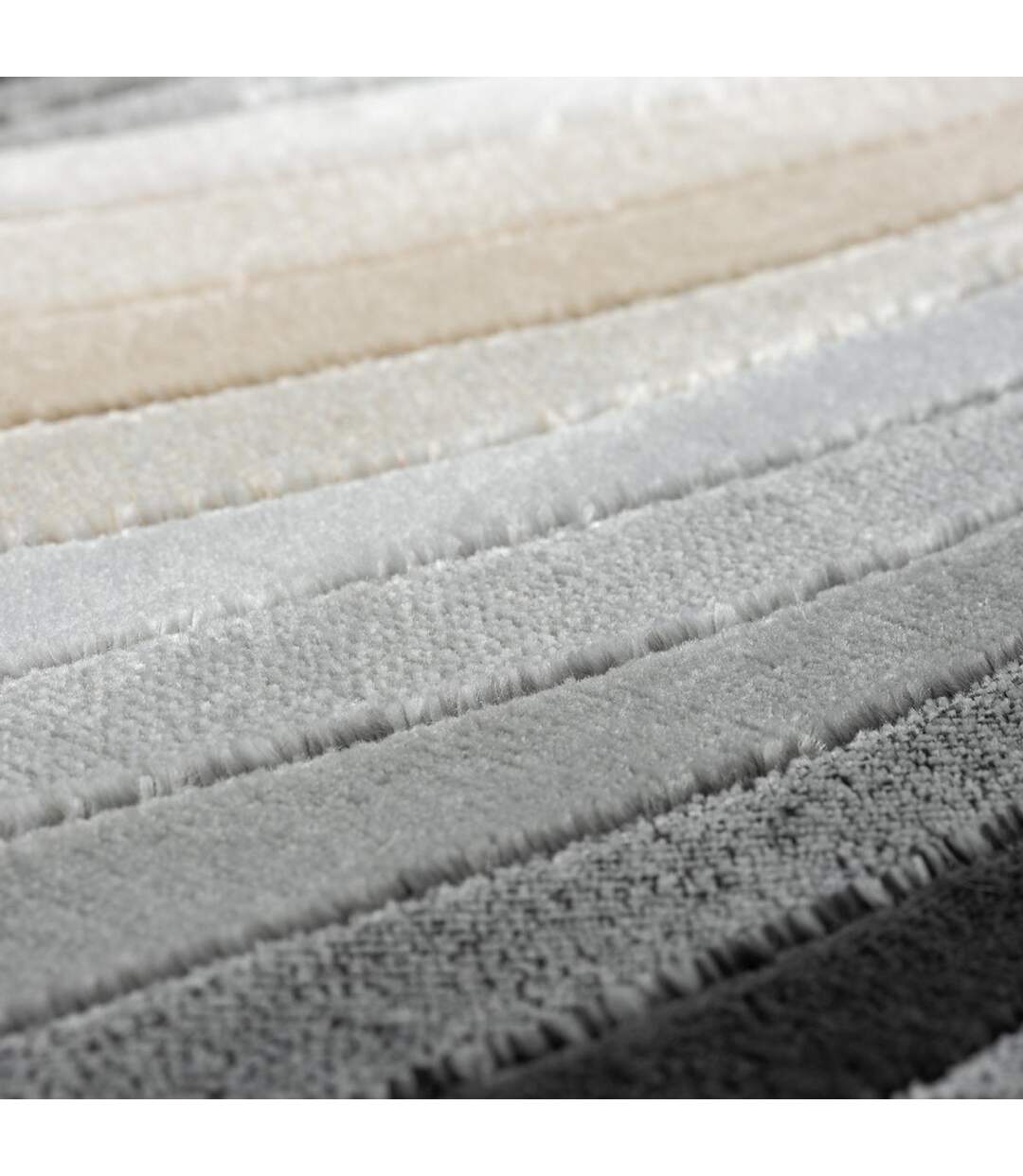 Tapis moderne SOLGA C en polypropylène doux et soyeux OEKO TEX