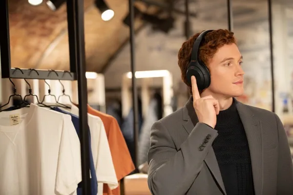 Sony WH-1000XM4 - Hovedtelefoner med mik. - fuld størrelse - Bluetooth - trådløs, kablet - NFC - aktiv støjfjerning - 3,5 mm jackstik - sort