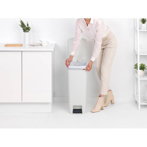 Brabantia StepUp pedaalemmer 40 liter - Light Grey