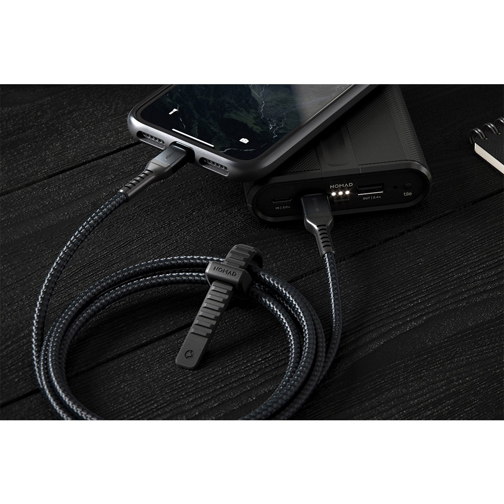 (3m) MFI 2A/18W Lightning auf USB C Kevlar® Schnellladekabel (NM01A11000) - Schwarz