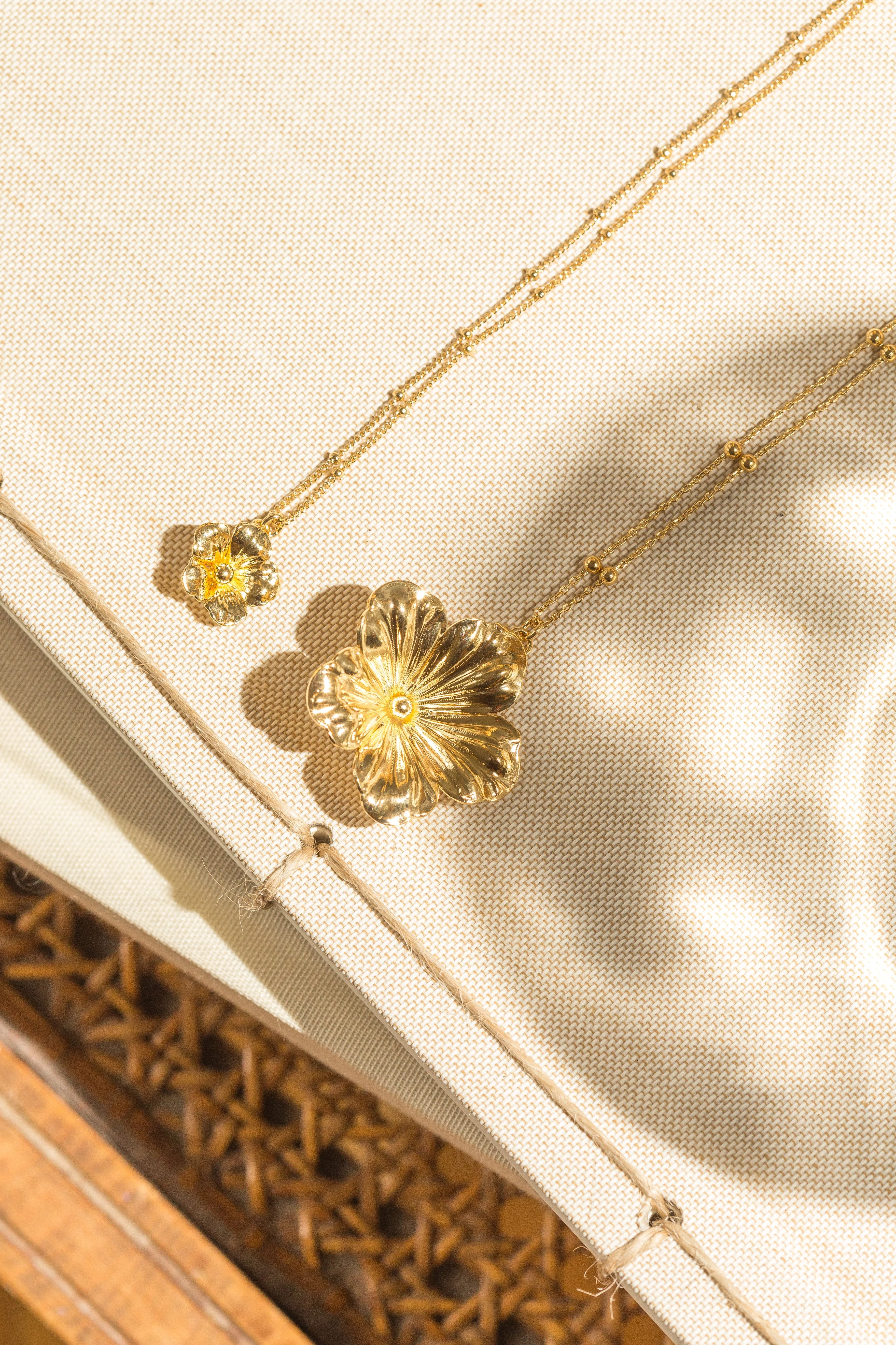 GAÏA - Sautoir fleur doré à l'or fin | Doré