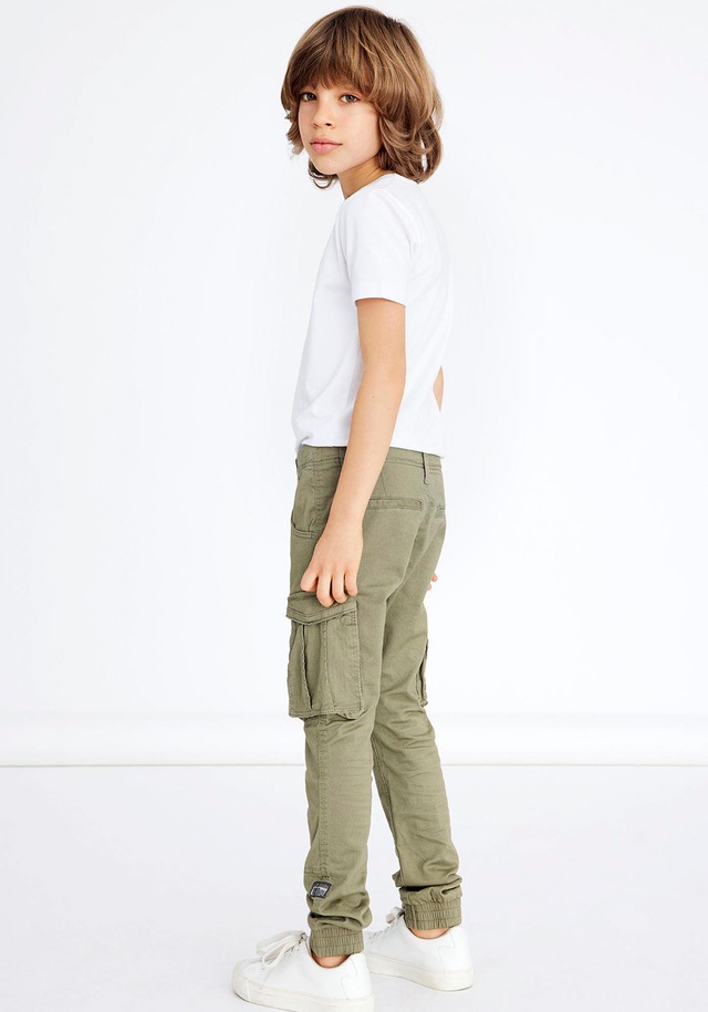 Name It Cargohose »NITBAMGO für Jungen mit verstellbarem Bund und Stretchkomfort«  unifarben, modisch, relaxed fit, Webware