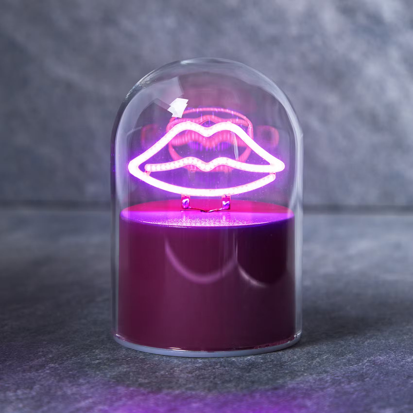 GLOW BALL Neonlicht Lippen