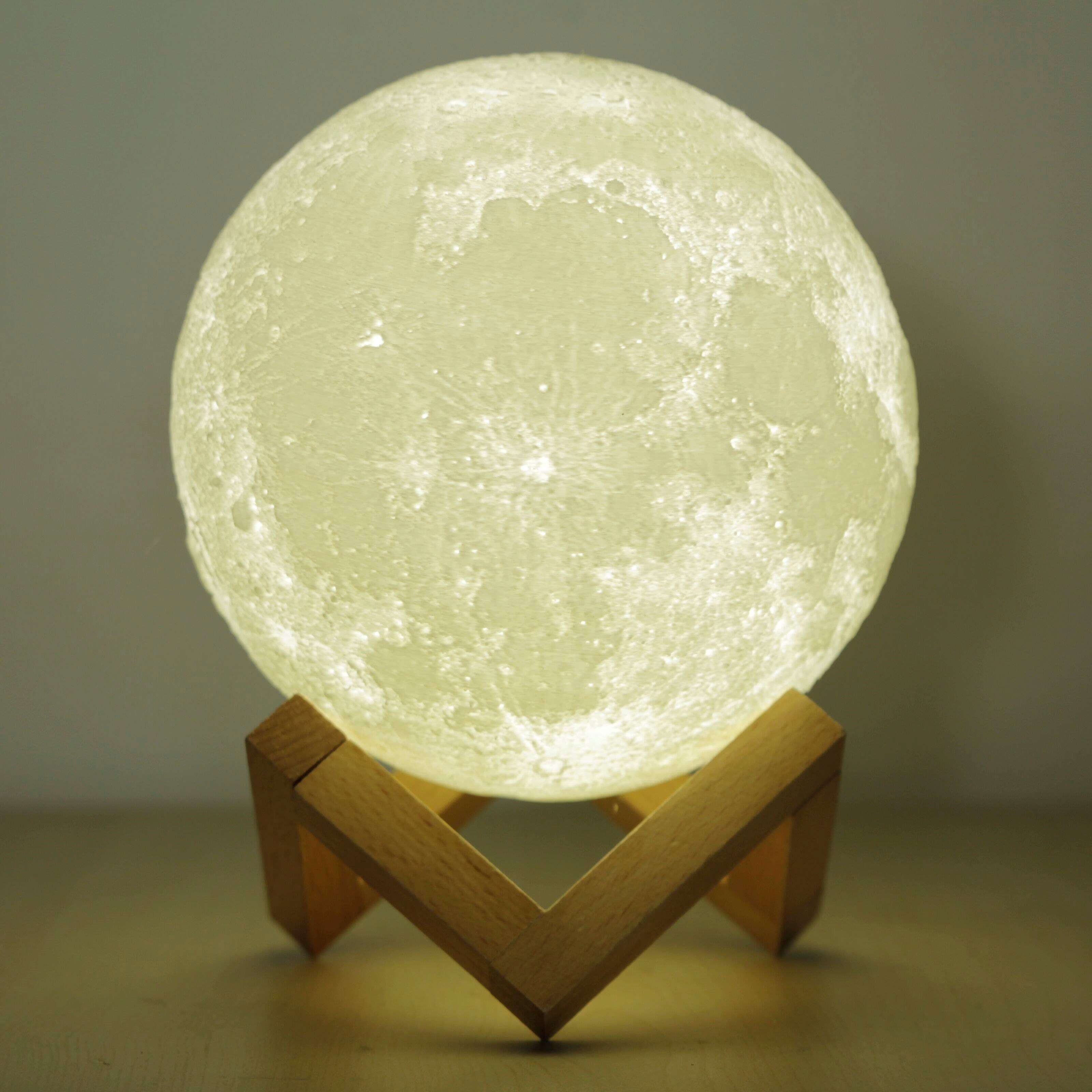 Denver Høyttaler med 3D moon-design