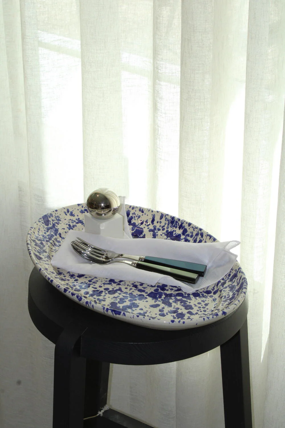 Nørr & Leo  Splatter Oval fad, blå - 29x41 cm.