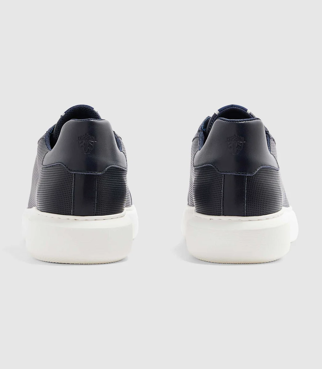Sneakers en cuir bleu marine 