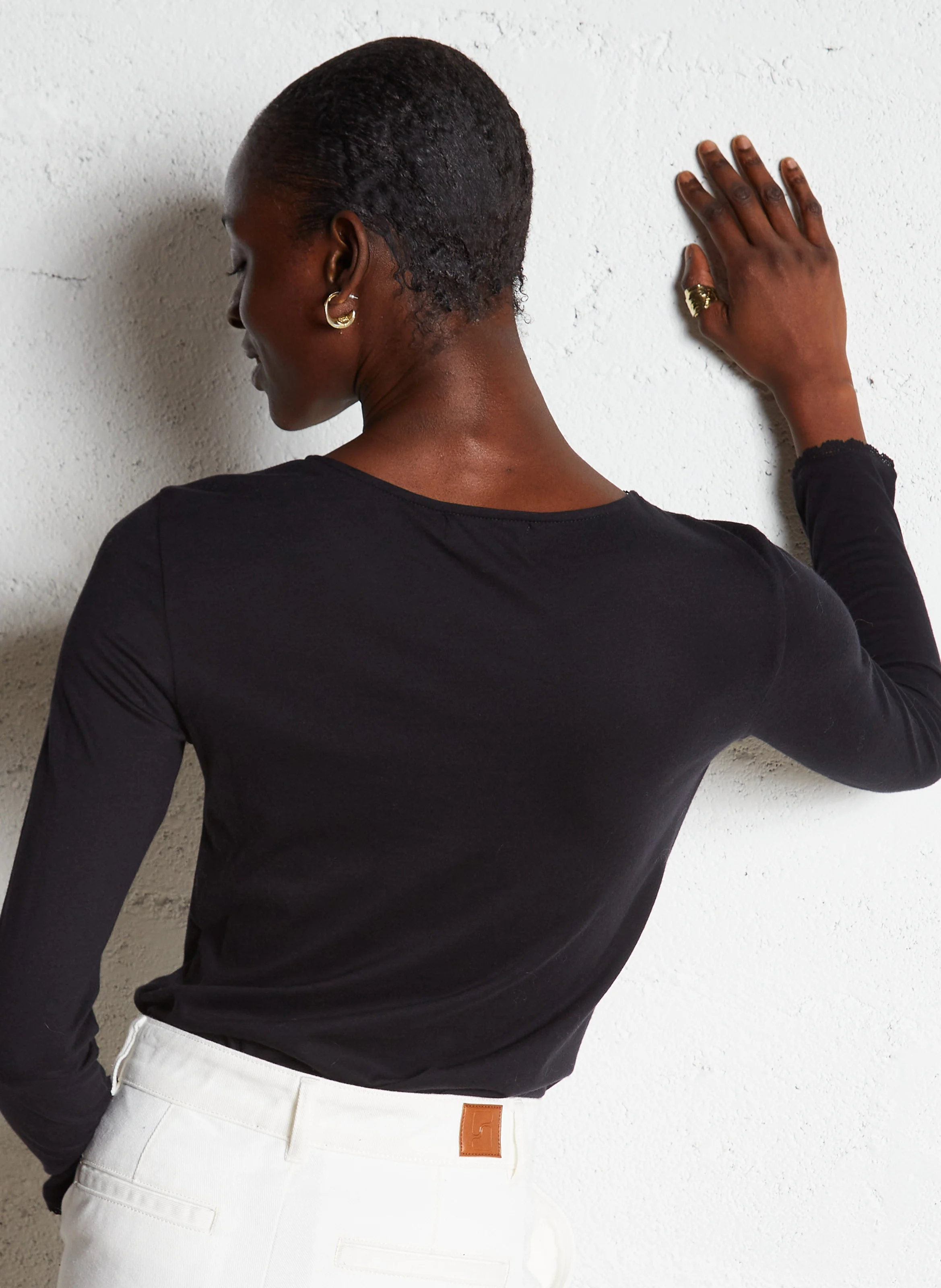 IZELIE - Tee-shirt col rond en coton mélangé | Noir