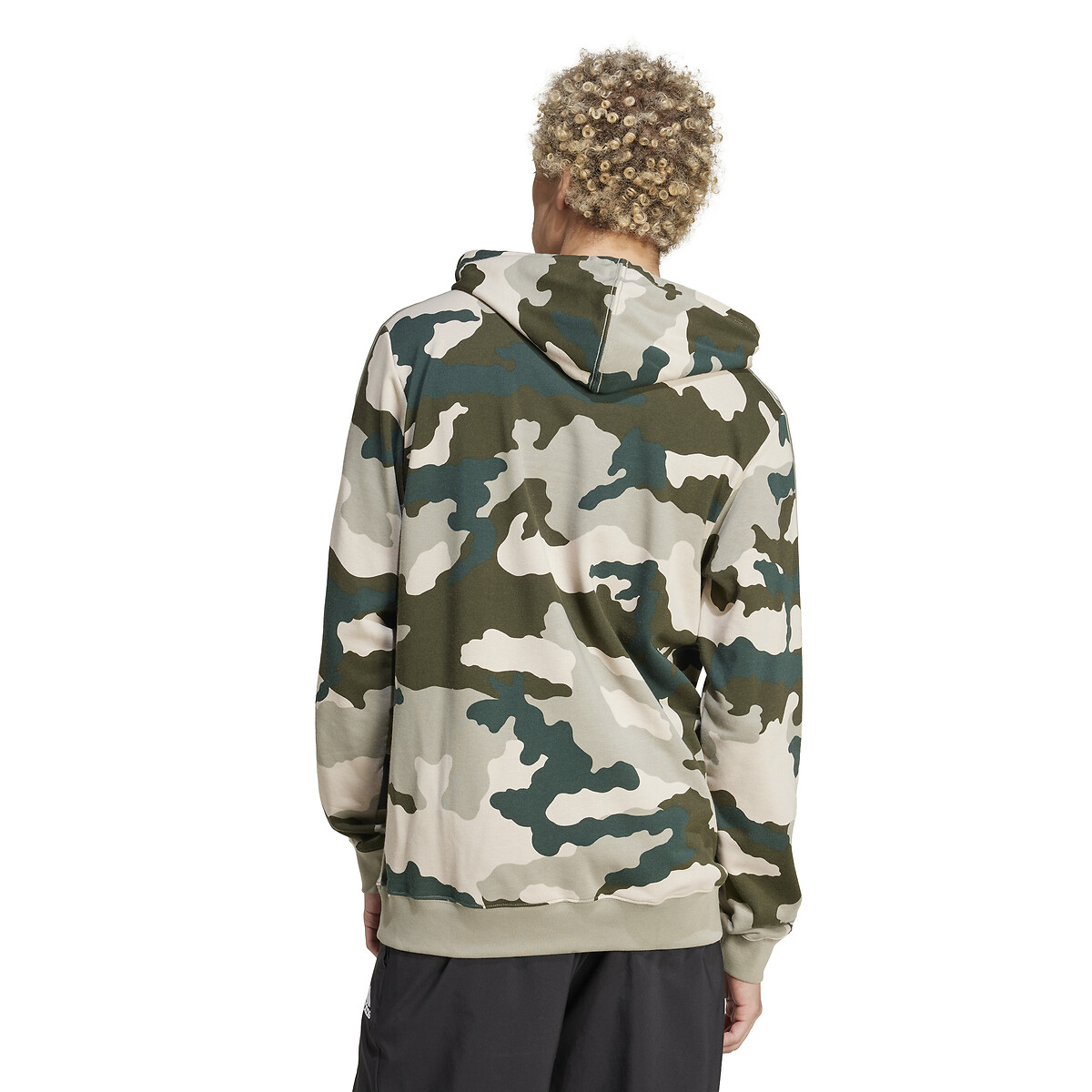 ADIDAS ROUPAS ESPORTIVAS<br>Moletom com capuz e estampa camuflada