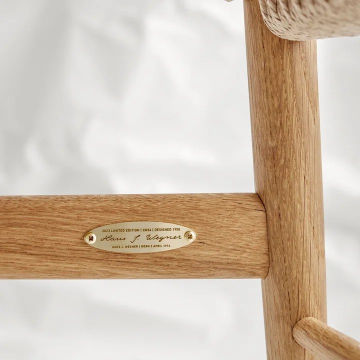 Carl Hansen - CH24 Wishbone Chair, Eiche geseift / Naturgeflecht
