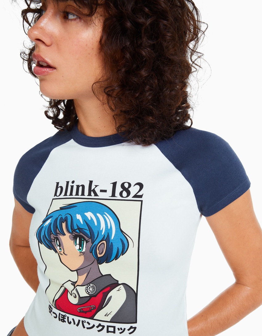 Camiseta raglan curta com estampa do Blink-182