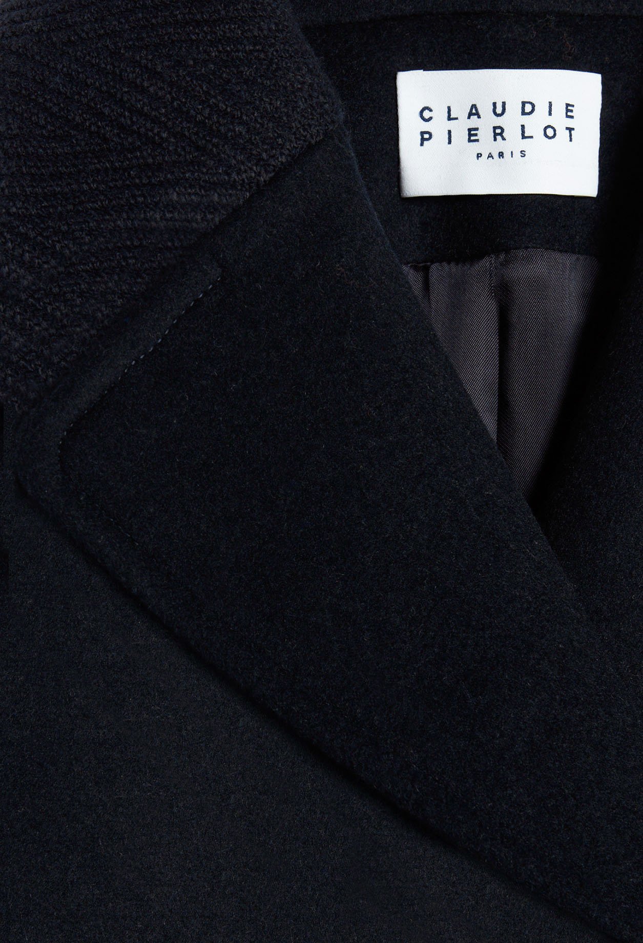 Manteau bi-mati&egrave;re en laine recyclee