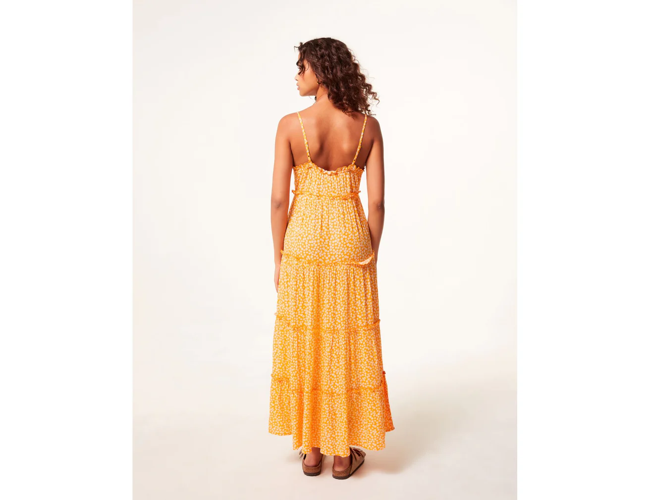 Robe fleurie orange à volants