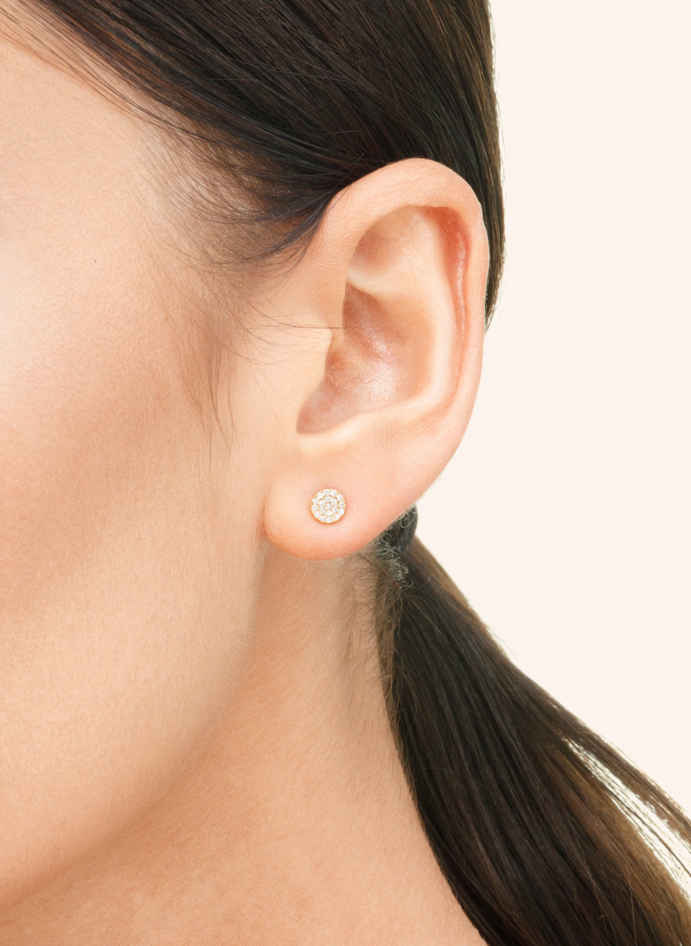 Leaf Ohrstecker PAVÉ aus 18 Karat Gelbgold mit Diamanten