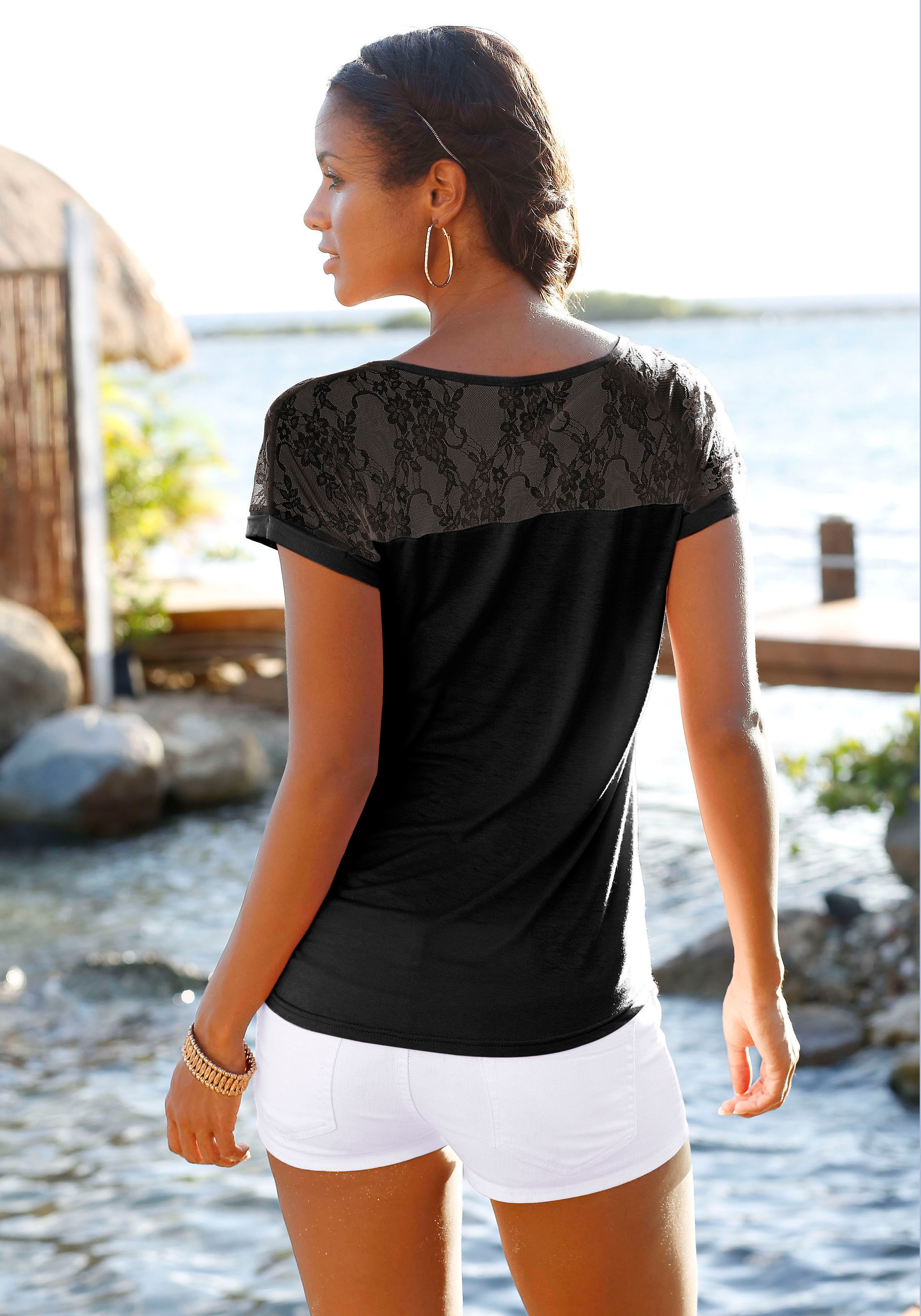 LASCANA Strandshirt , mit Spitzeneinsatz, T-Shirt, Kurzarmshirt, feminin-modisch