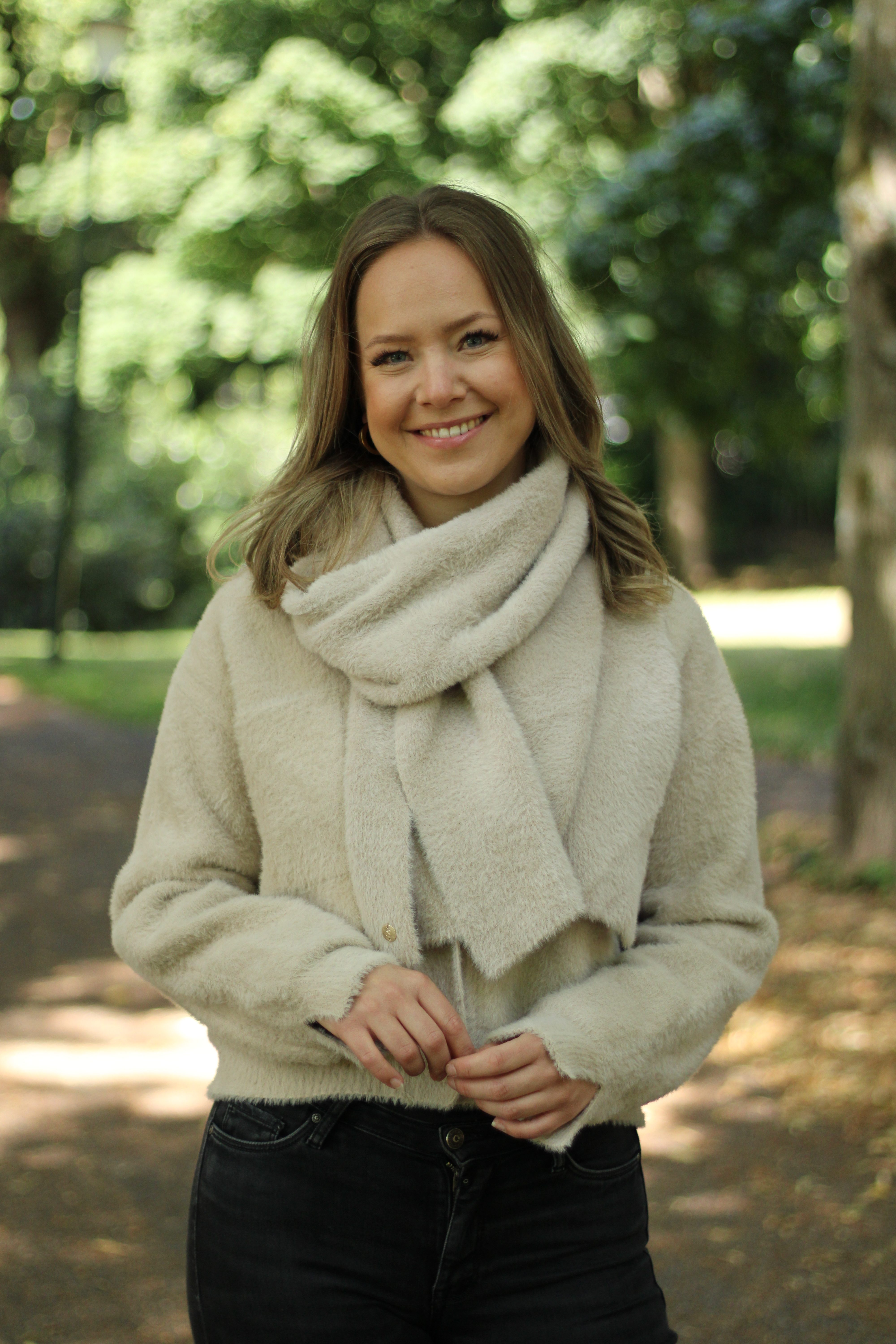 Rino & Pelle - Isarea Short V-Neck Cardigan - Stone