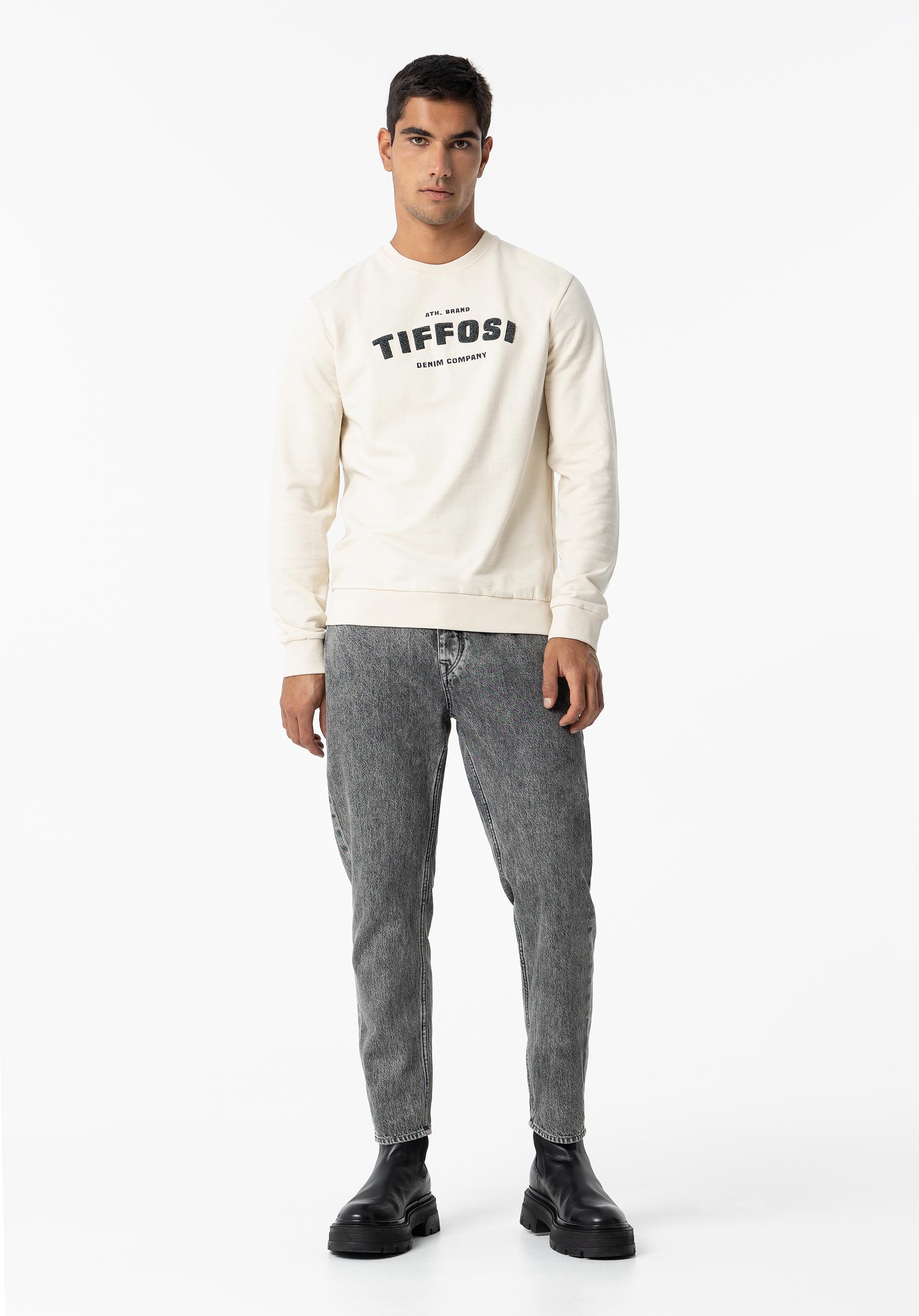 Sweatshirt com Bordado Turco