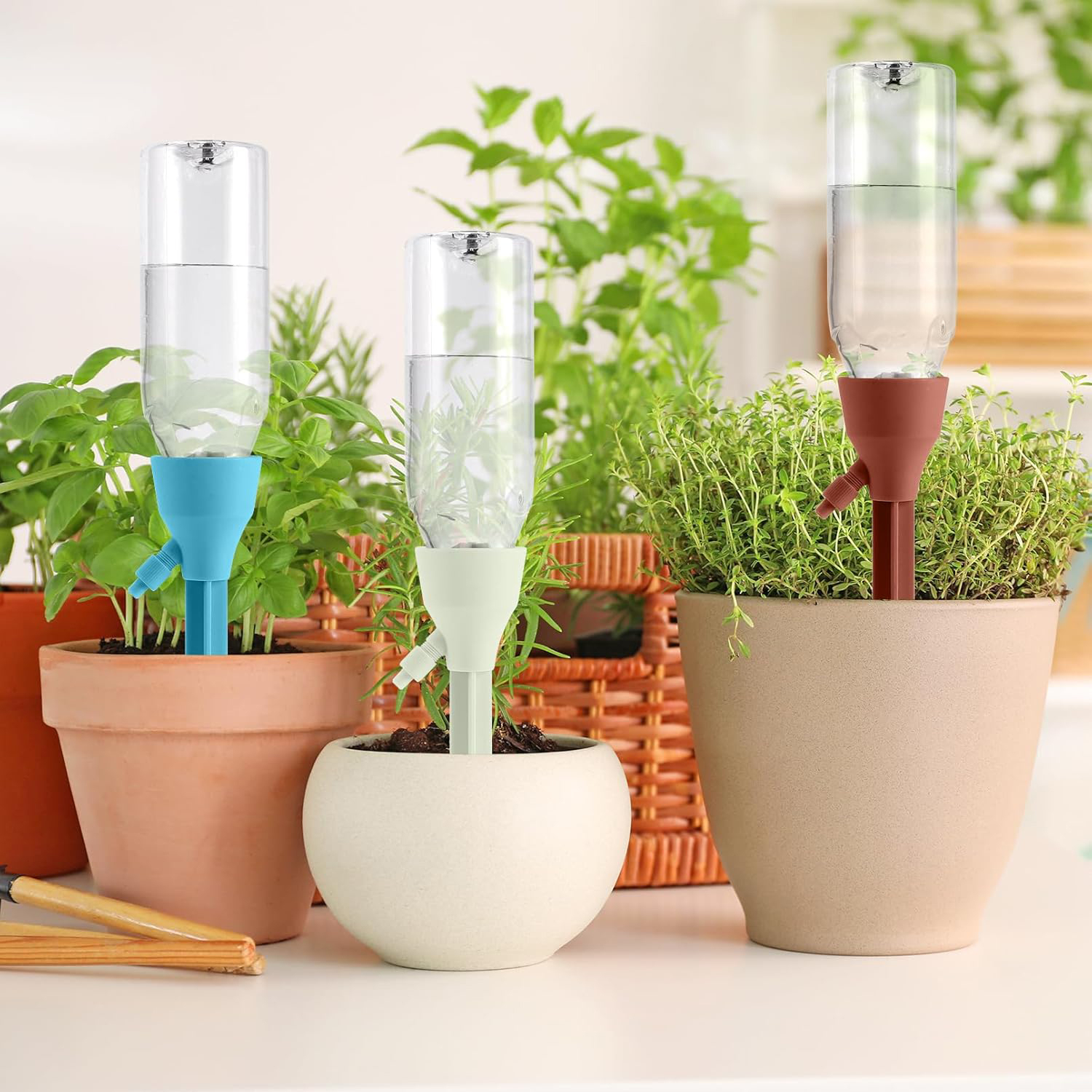 Automatische Pflanzen Bewässerung mit Flaschen Anschluss (Indoor/Outdoor) - Beige