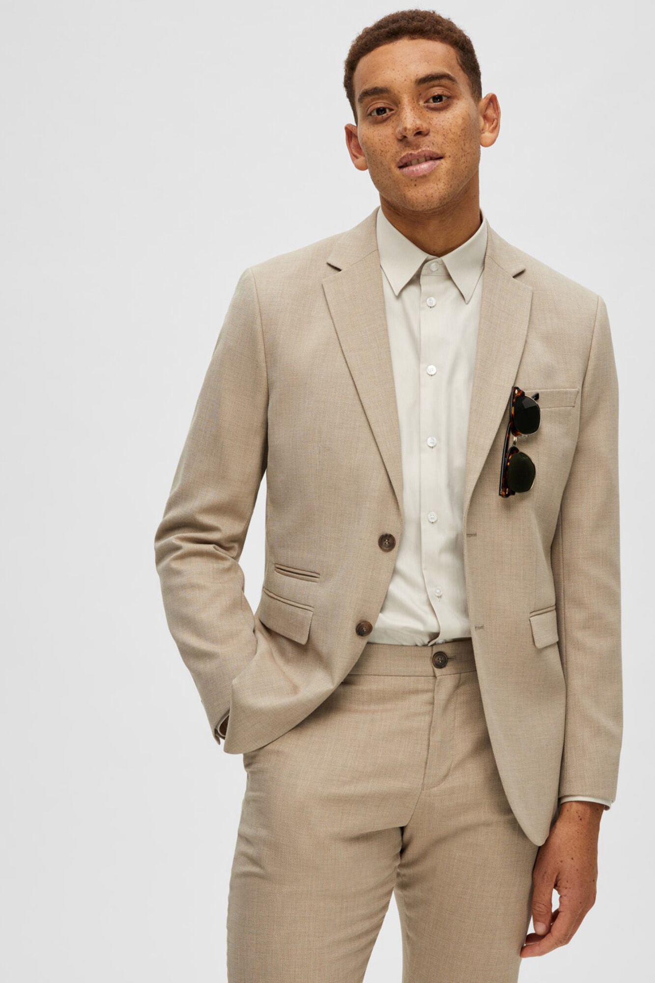 Corte slim fit estilo americano com lã - Marrom