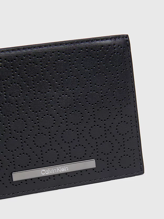 Carteira tripla de couro com proteção RFID e logotipo.