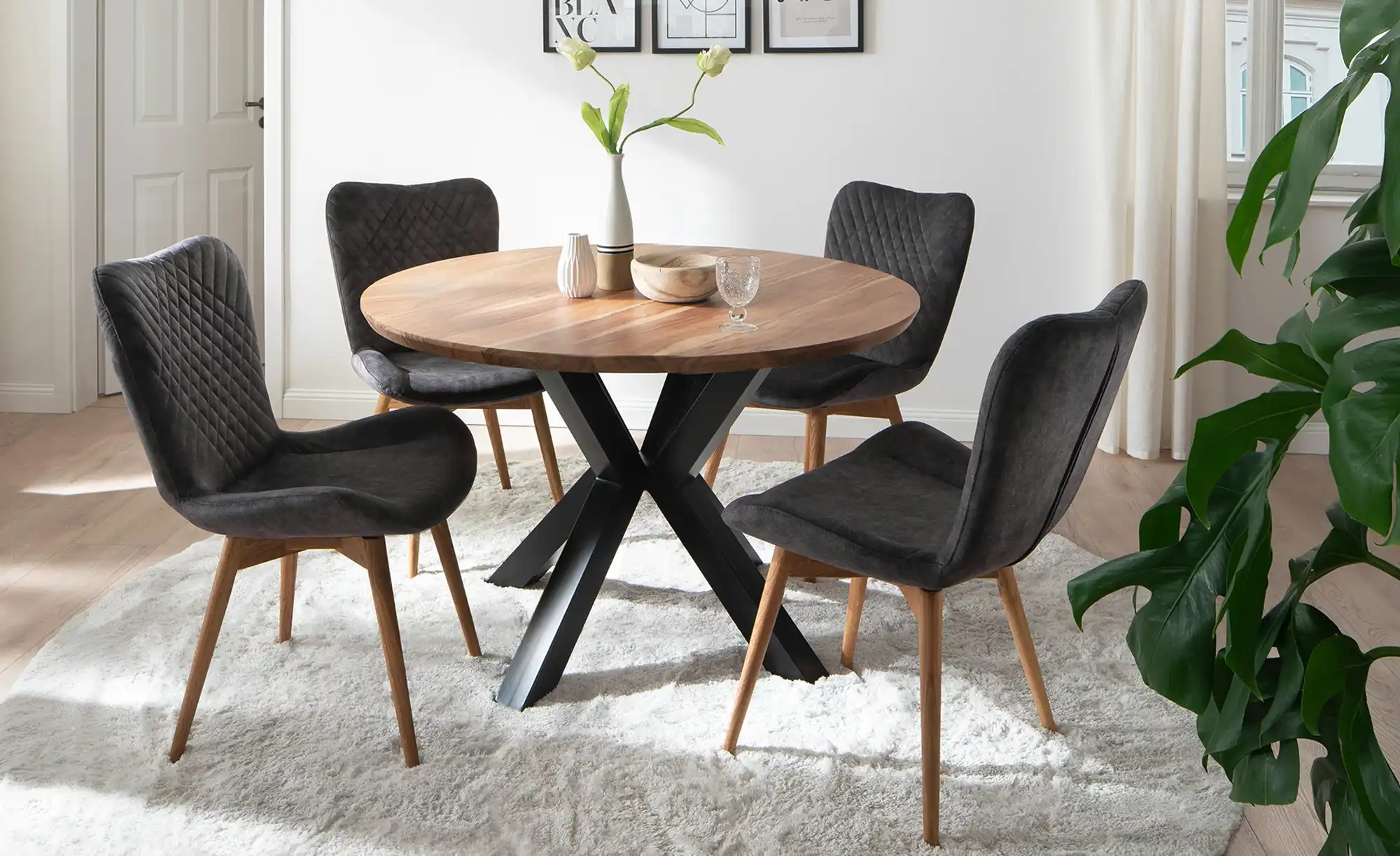 Woodford Massivholztisch  rund Latifa