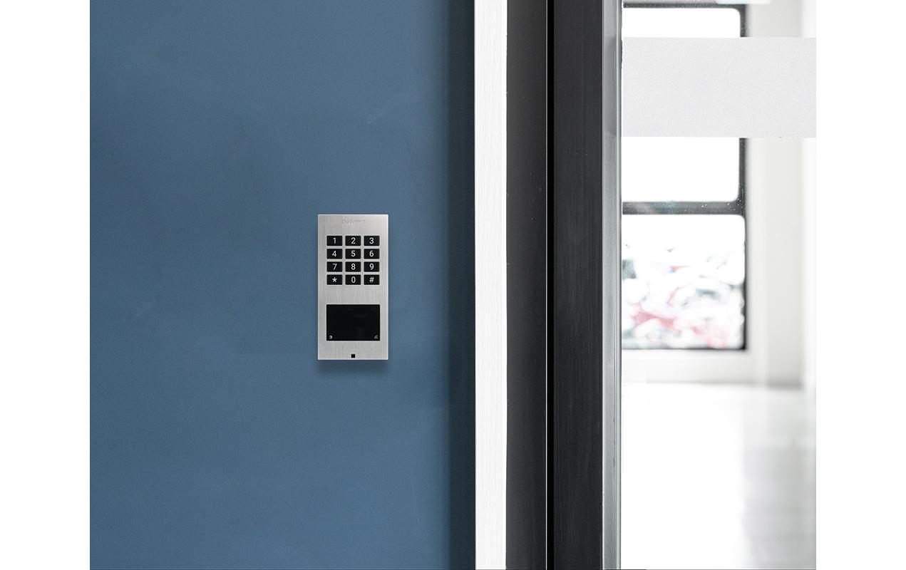 Zutrittskontrollsystem A1121 Aufputz PoE-fähig, Edelstahl<br>Smarte Multi-Technologie Zutrittskontrolle
