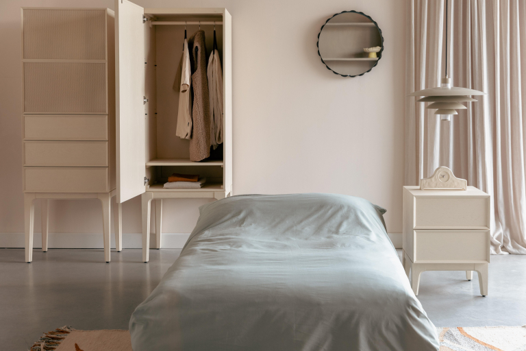 Zuiver June ladekast 1 deur 2 lades beige