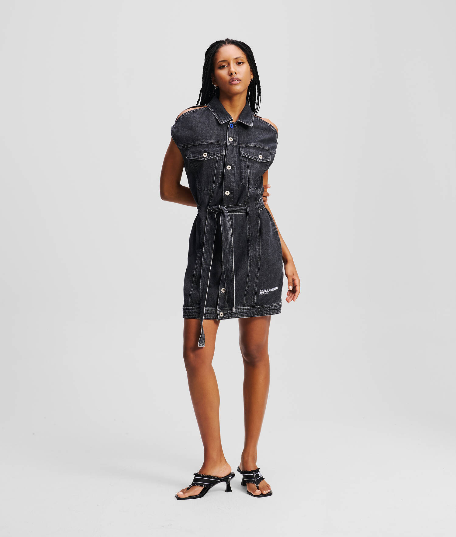 ROBE EN DENIM CEINTURÉE - Noir lavé