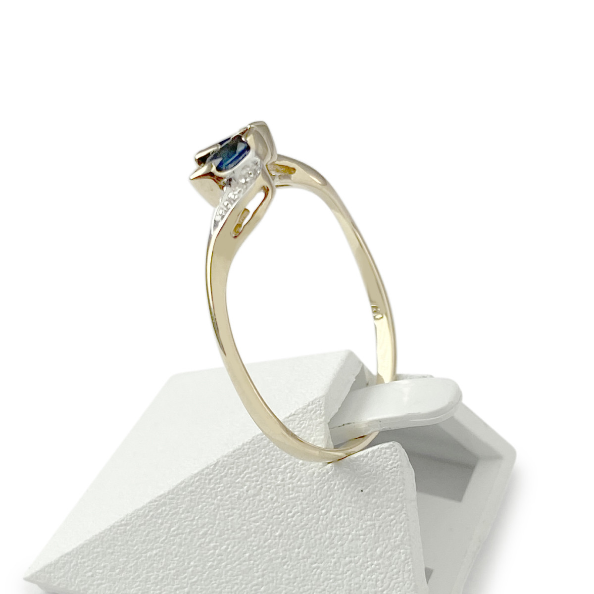 Bague d'occasion or 750 jaune diamants saphirs