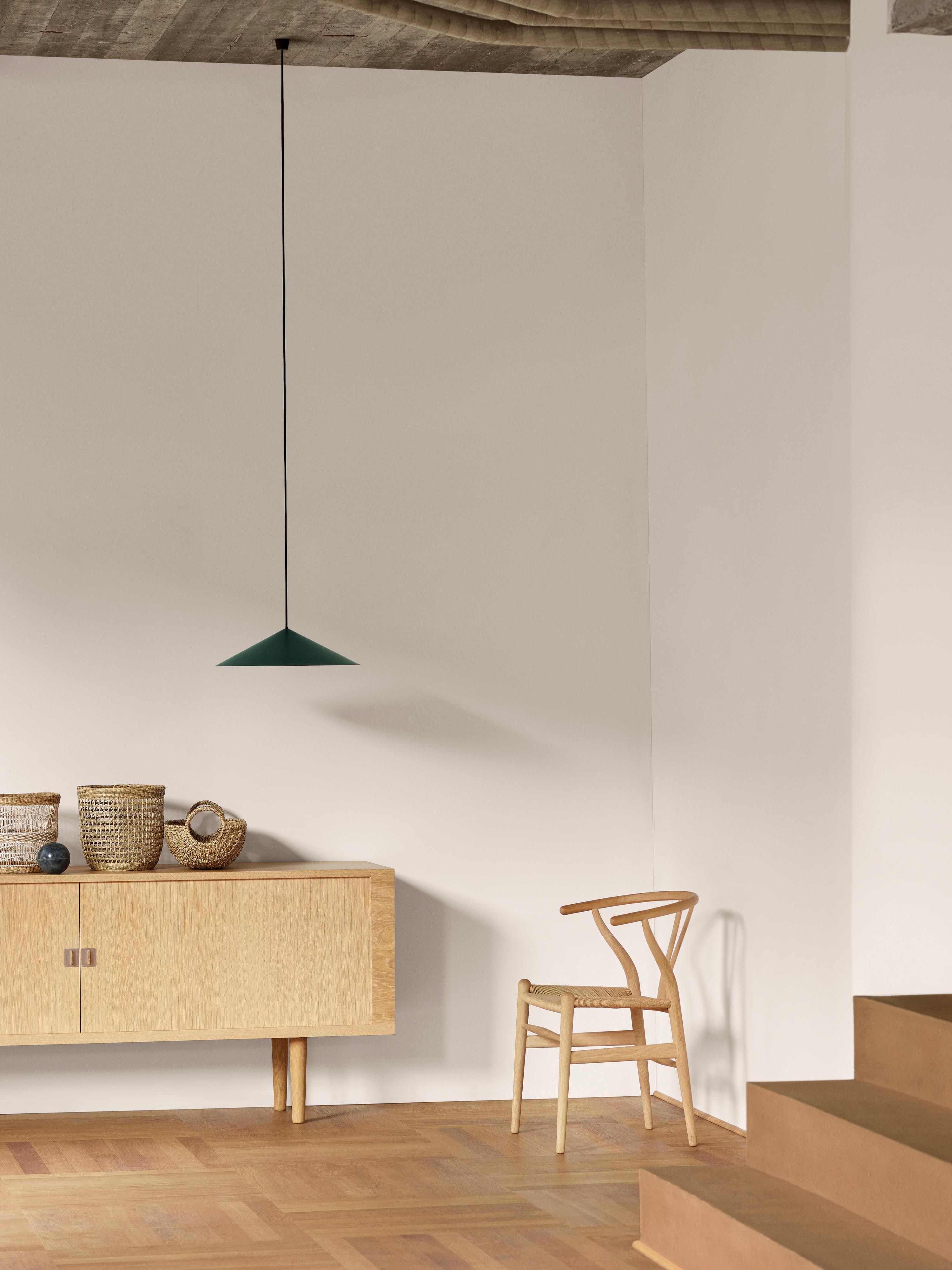 Houten stoel CH24 Wishbone Chair met handgevlochten zitvlak