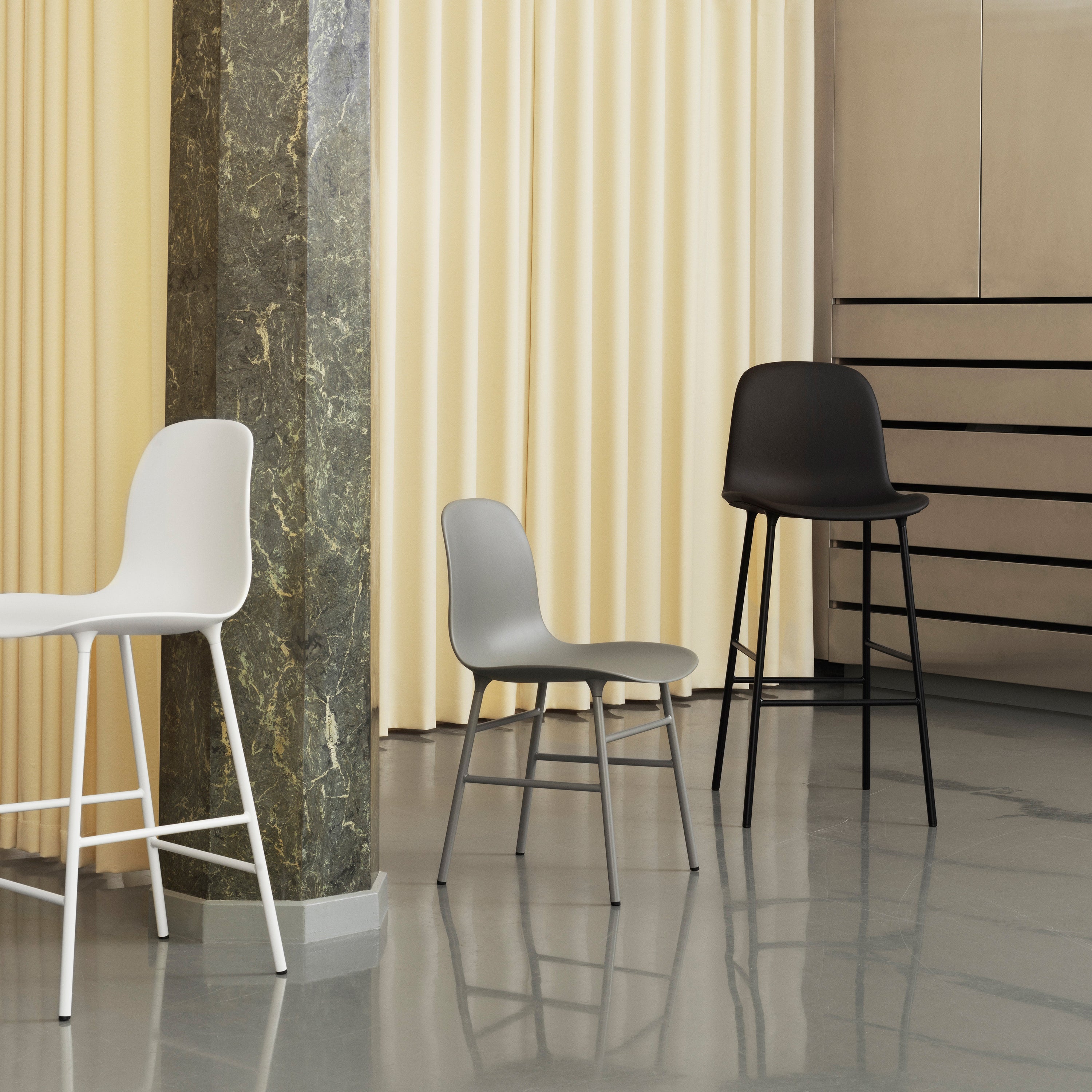 Normann Copenhagen Form Barkruk High 75 cm - Staal - Lichtgrijs