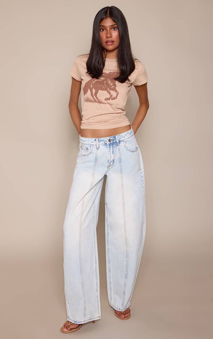 Light Blue Wash Jean Barrel Avec Détails De Coutures