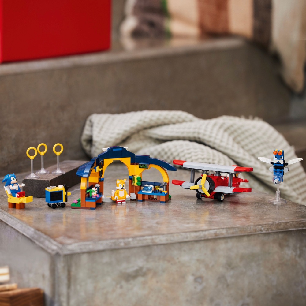 LEGO Sonic the Hedgehog 76991 Tails Werkstatt und Tornado-Flugzeug Bauset