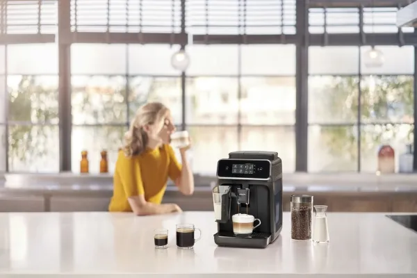 Philips Series 2200 EP2230 - Automatisk kaffemaskine med mælkeskummer - 15 bar - matsort
