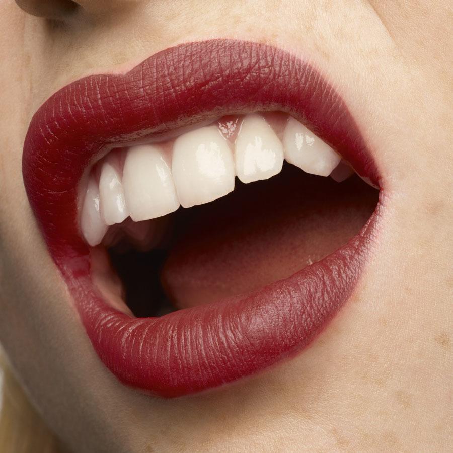 Yves Saint Laurent The Slim Velvet Radical Lipstick 302 2g