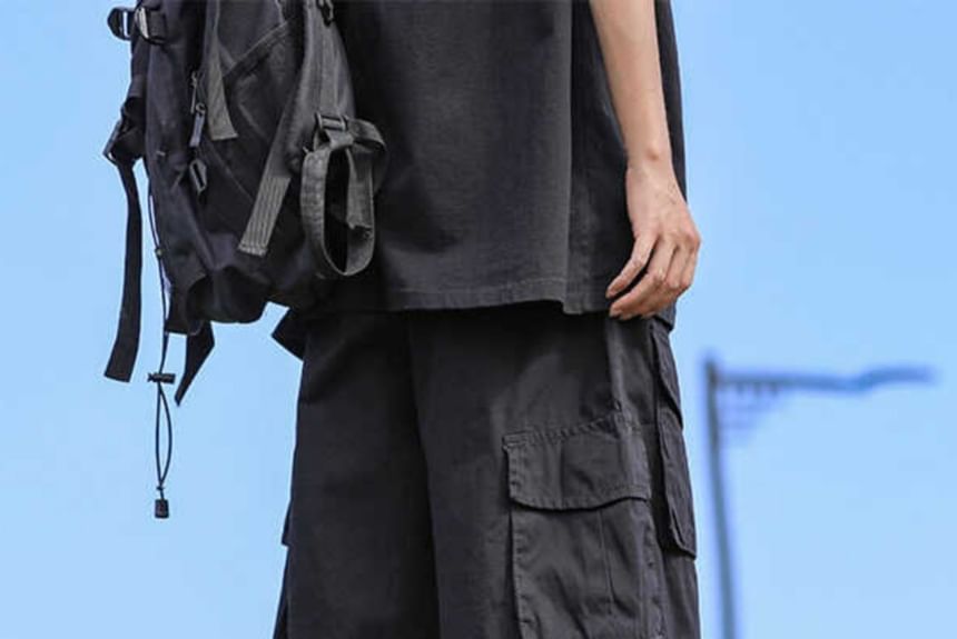 Fushet - Mid Rise Plain Cargo Shorts