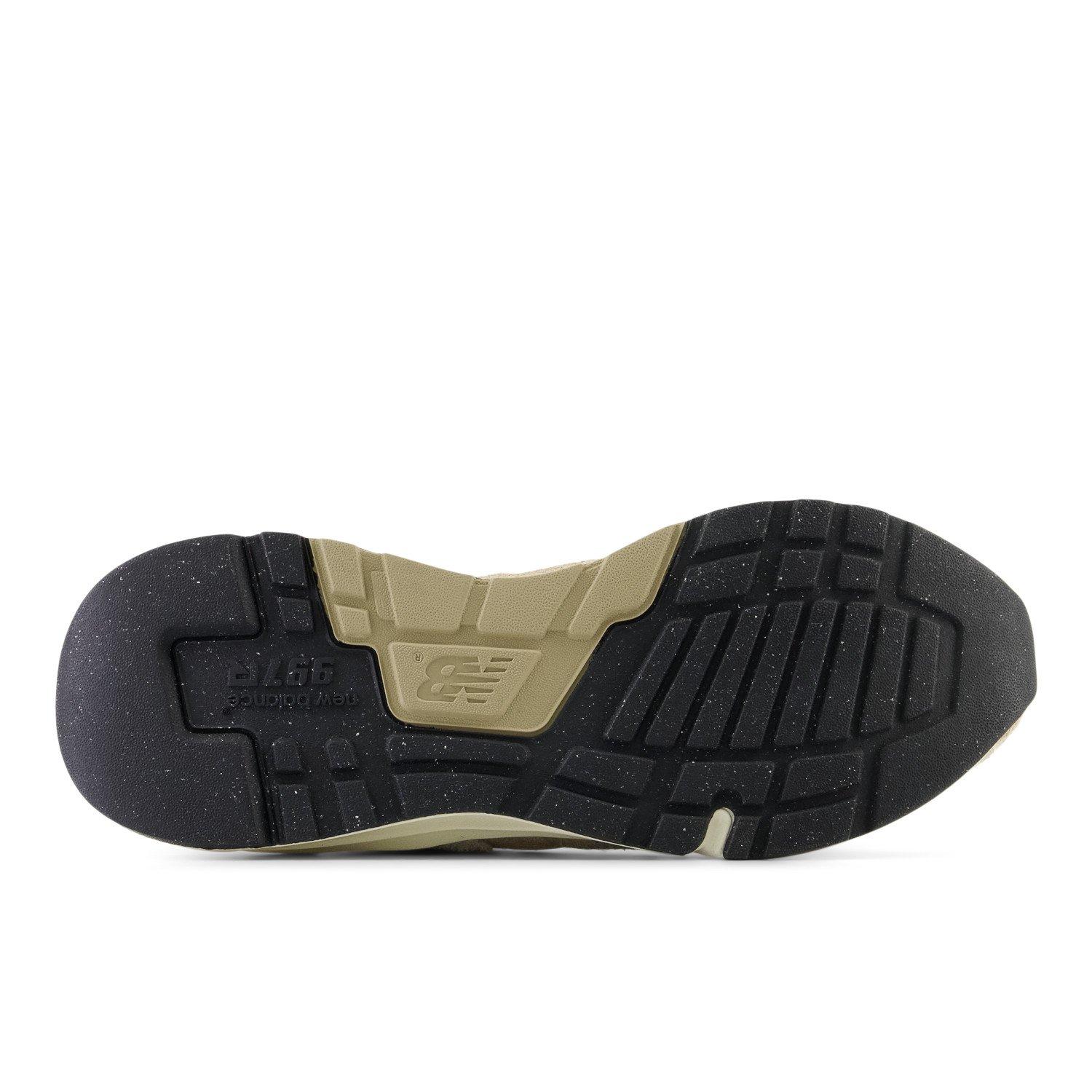 New Balance 977R Trainers