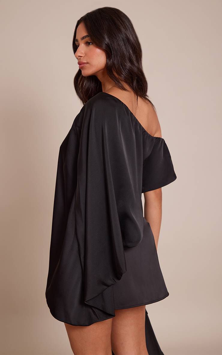 Noir Haut Cape Asymétrique En Satin Petite