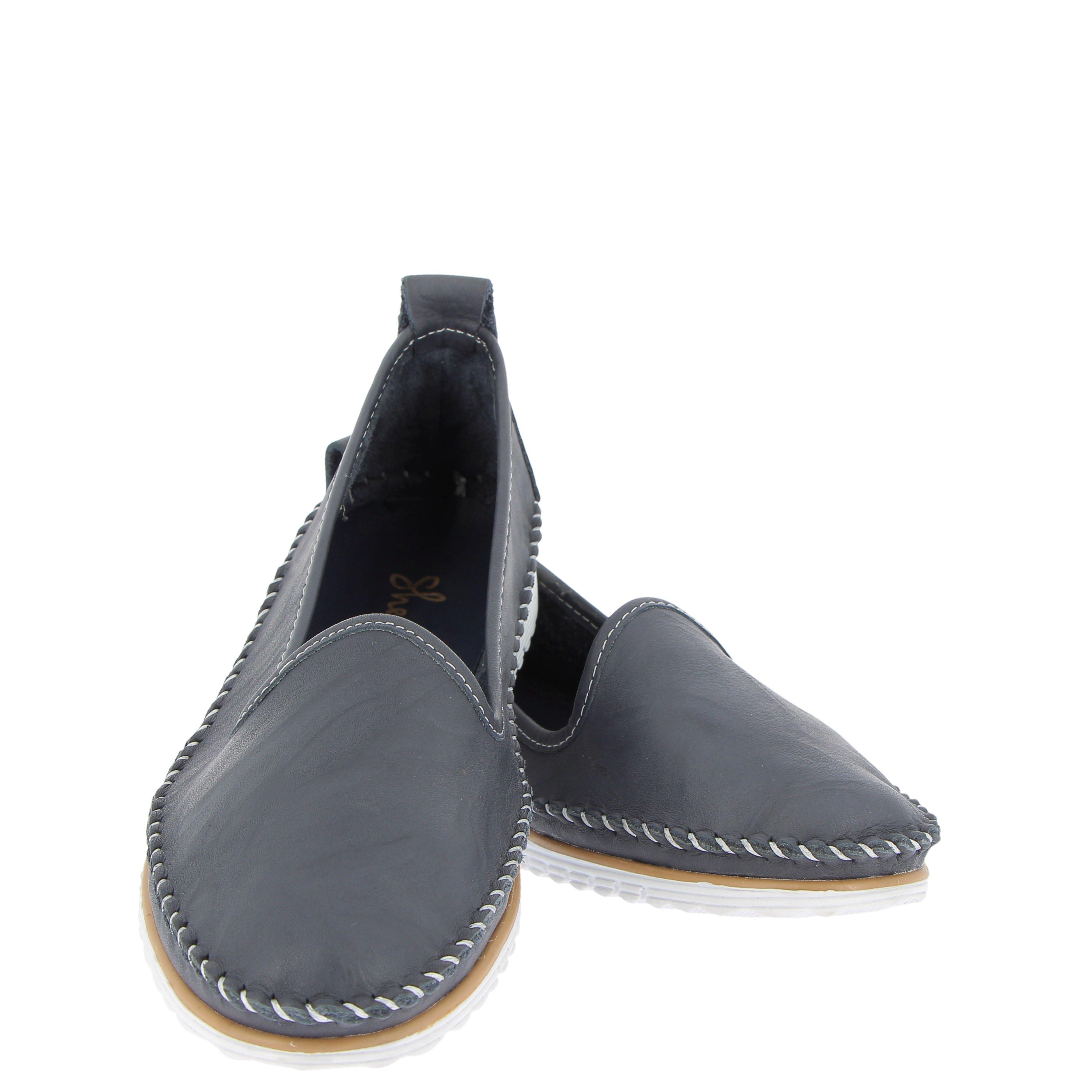 Halbschuh mit modischer Mokassin-Naht
