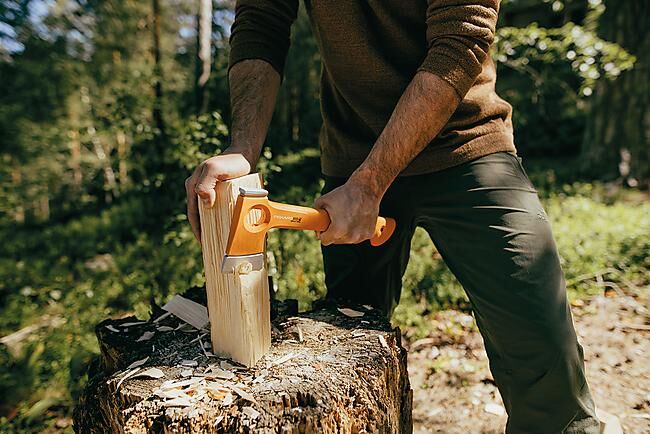 FISKARS - HACHE DE RANDONNEE X 13 ULTRA LEGERE