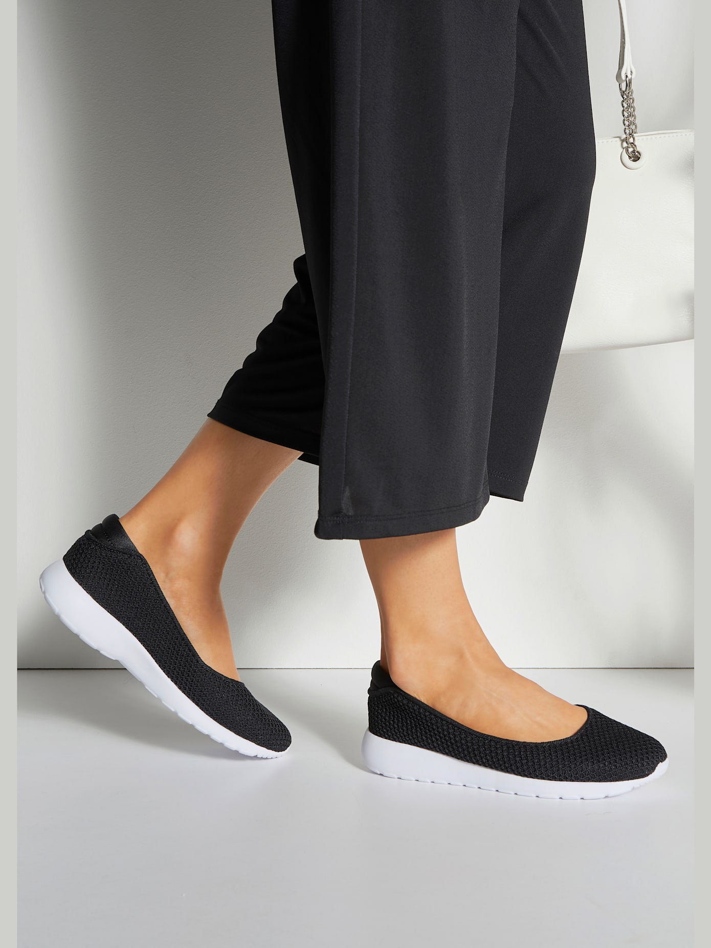 Ballerines trotteurs au look sportif