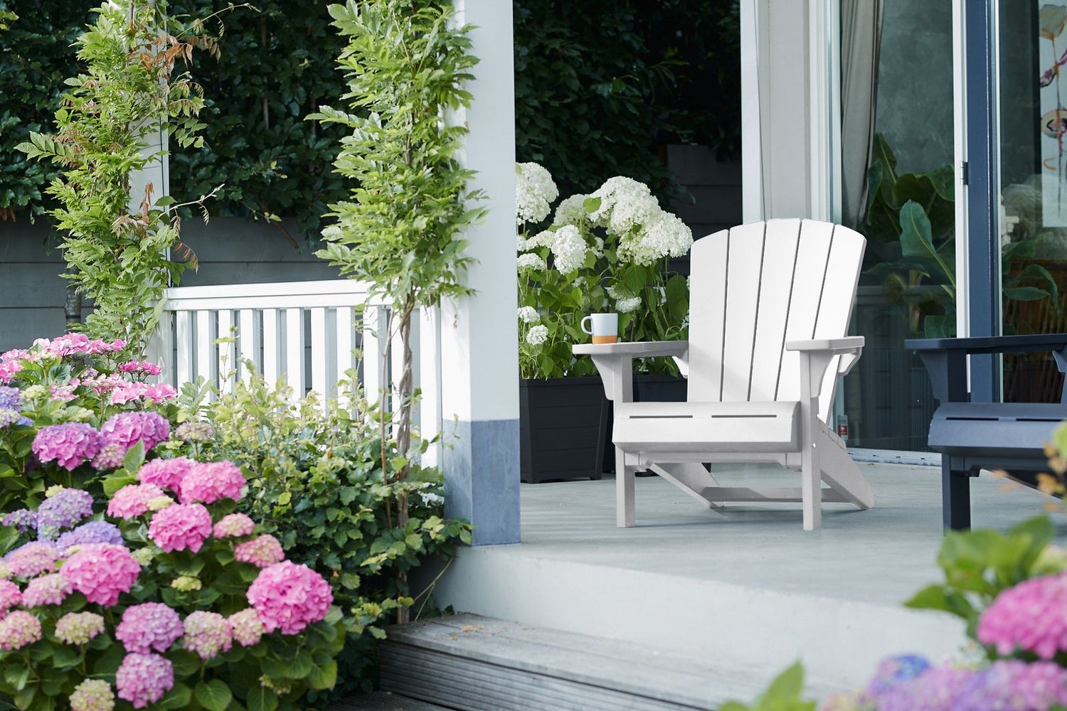 Keter Adirondack Troy weerbestendige tuinstoel in het wit