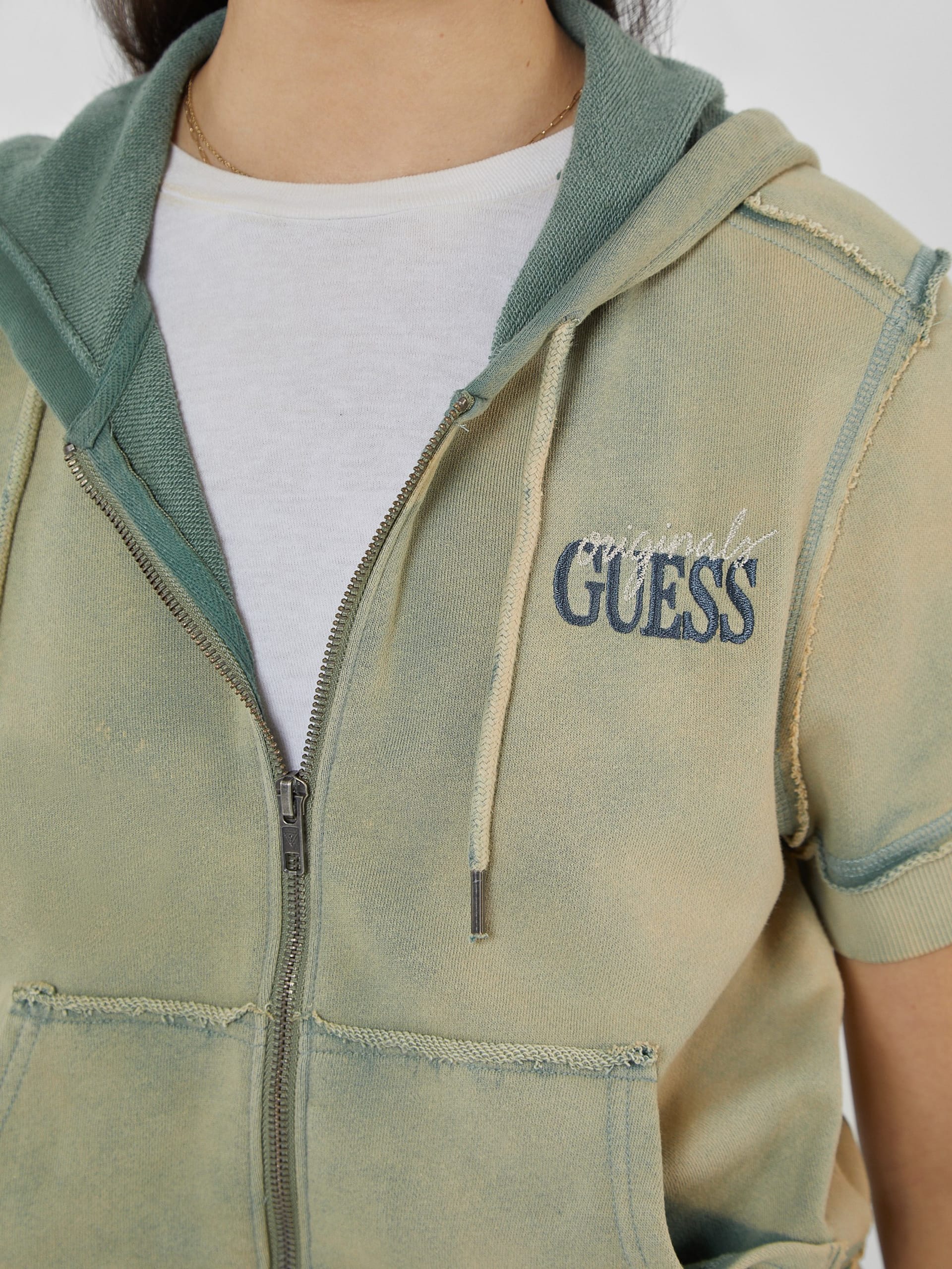 Moletom com capuz de manga curta GUESS Originals com lavagem especial